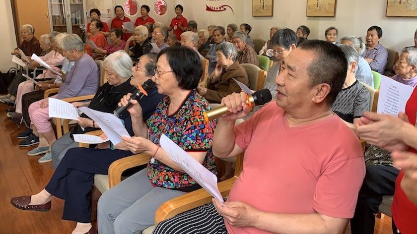 QG刮刮乐乐器爱心捐赠行动——将琴声带进和养临汾养护院