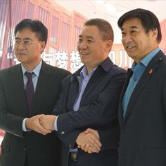 QG刮刮乐再出手公益，为四川25所小学捐赠QG刮刮乐高科技钢琴